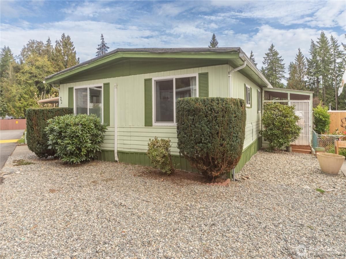 MLS #NWM2441646 image #0