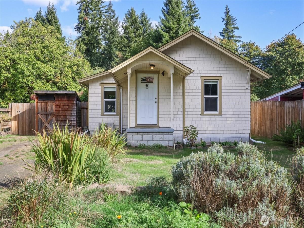 MLS #NWM2442702 image #0