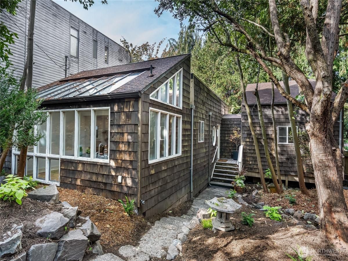 MLS #NWM2443214 image #0