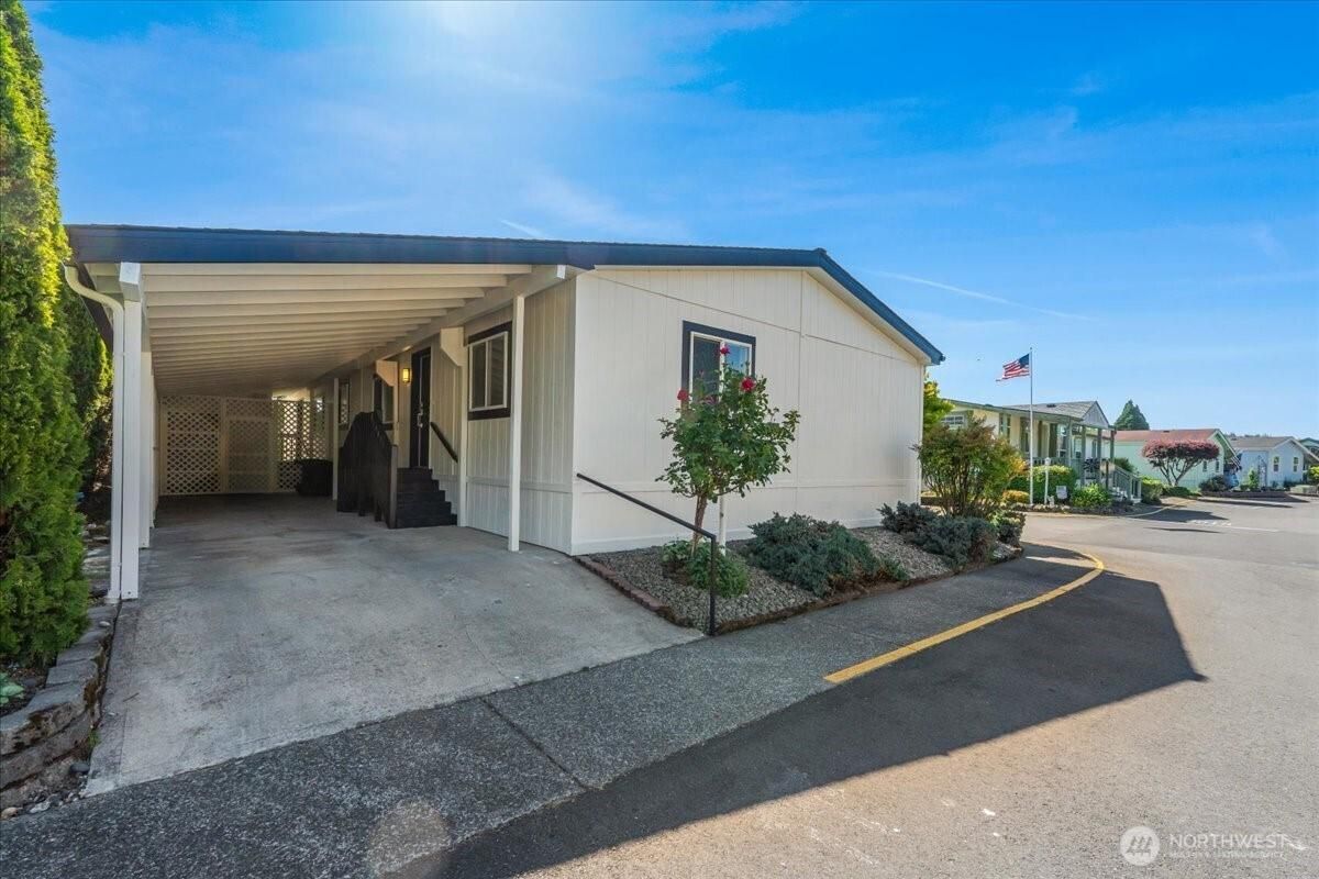 MLS #NWM2444637 image #0