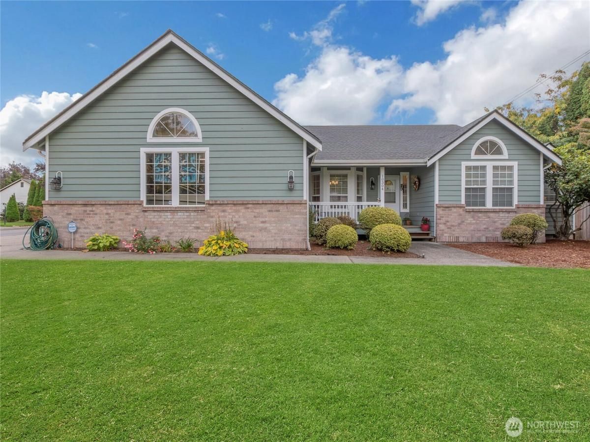 MLS #NWM2444663 image #0