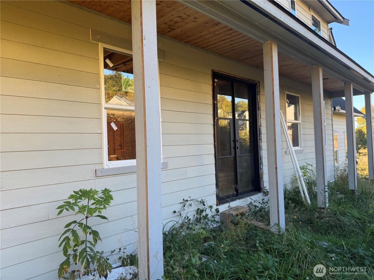 MLS #NWM2444985 image #0