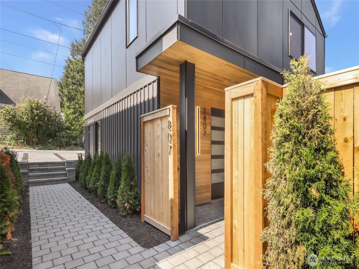 MLS #NWM2445072 image #0