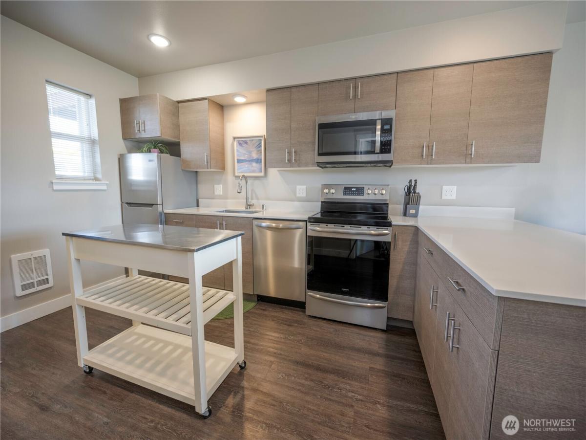 MLS #NWM2445164 image #0