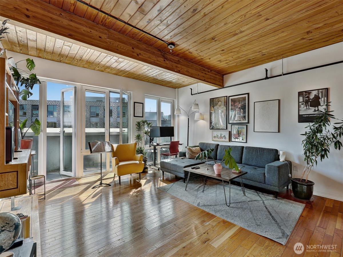 MLS #NWM2445538 image #0