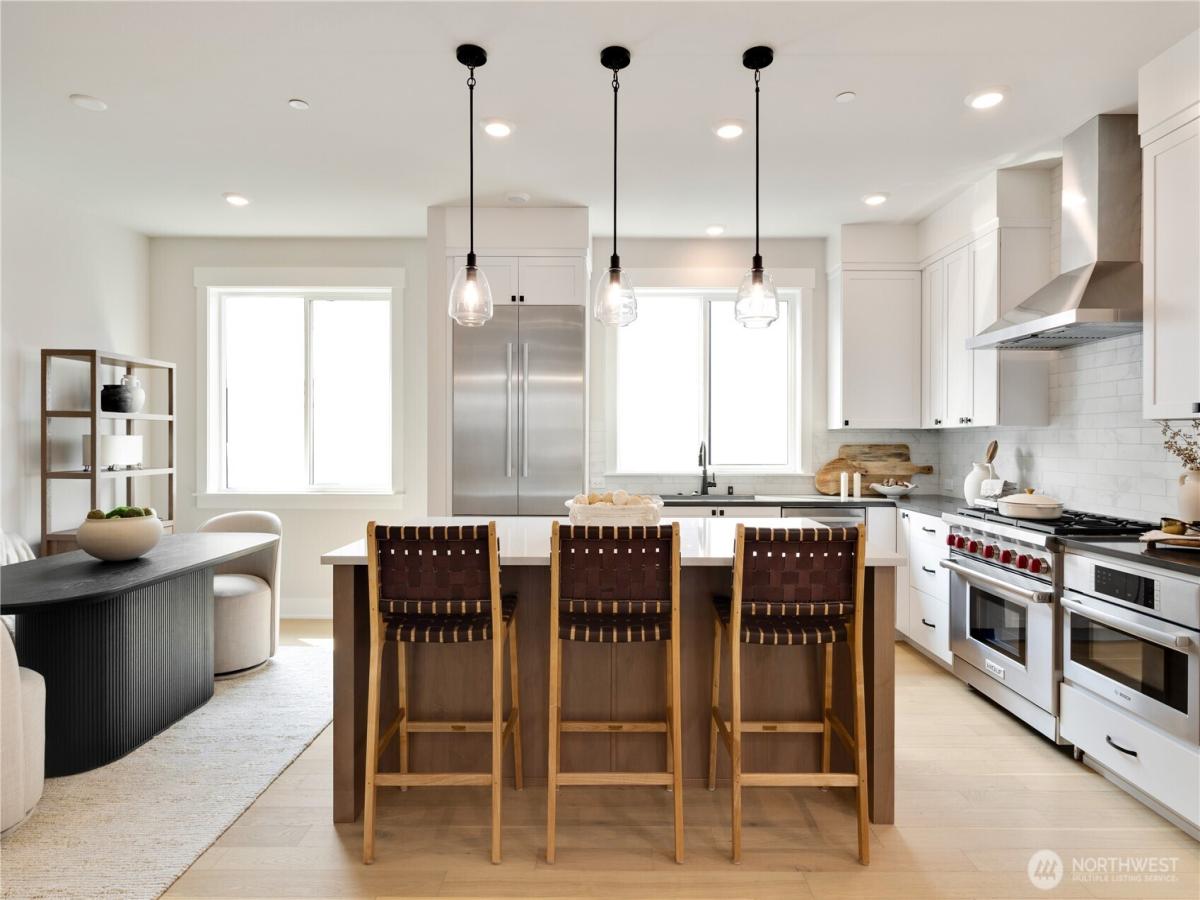 MLS #NWM2445664 image #0