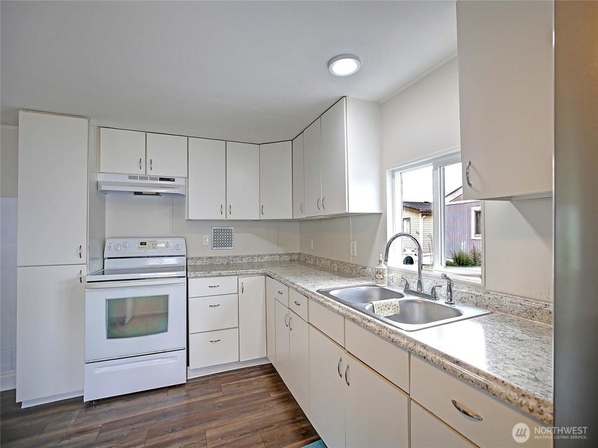 MLS #NWM2445852 image #0