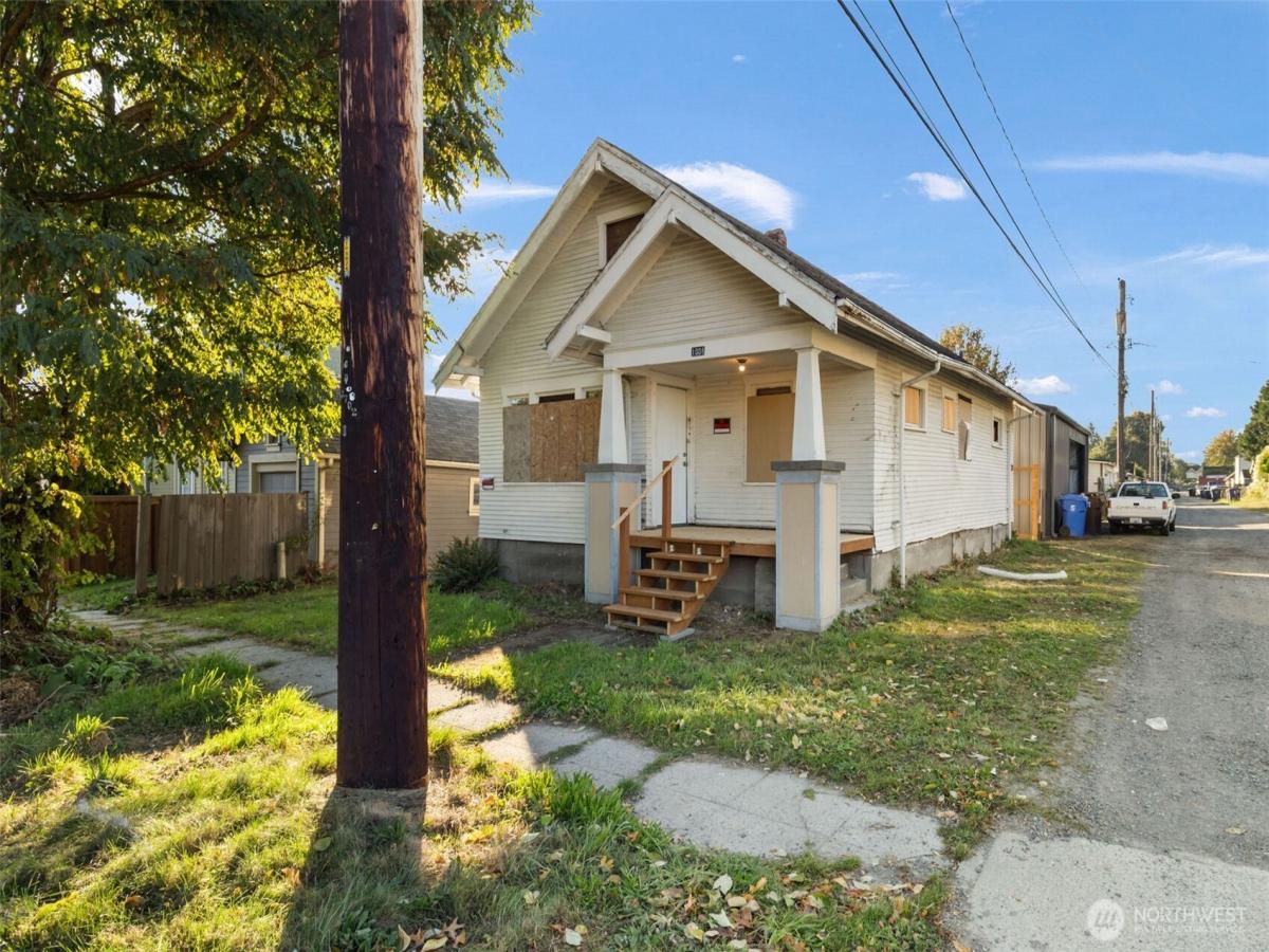 MLS #NWM2445937 image #0