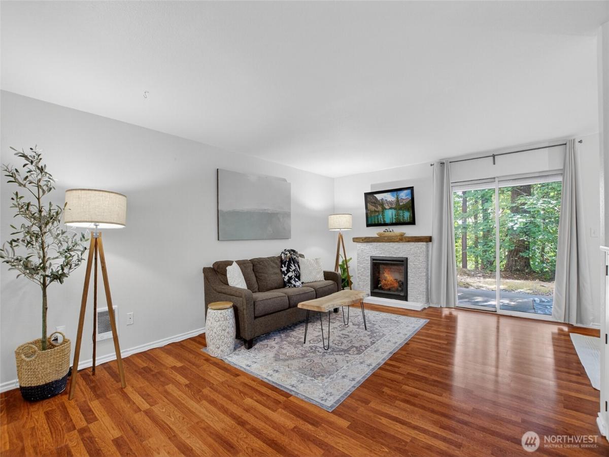 MLS #NWM2446054 image #0