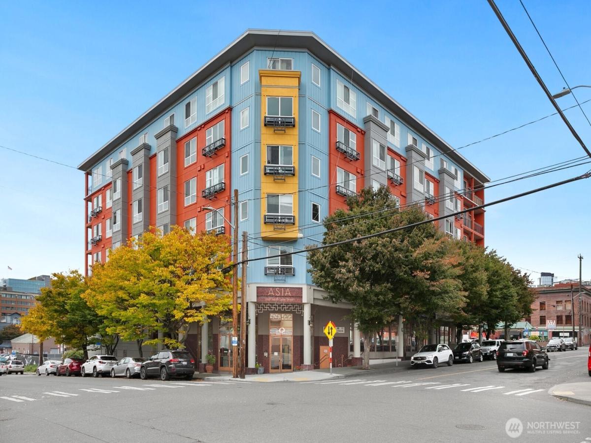 MLS #NWM2446101 image #0