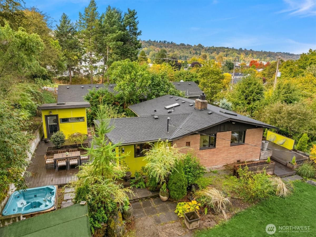 MLS #NWM2446600 image #0