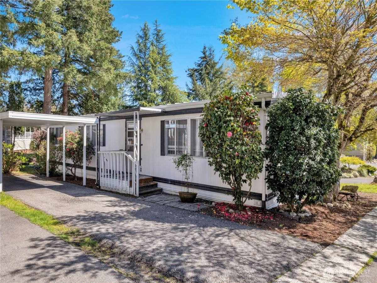 MLS #NWM2446645 image #0