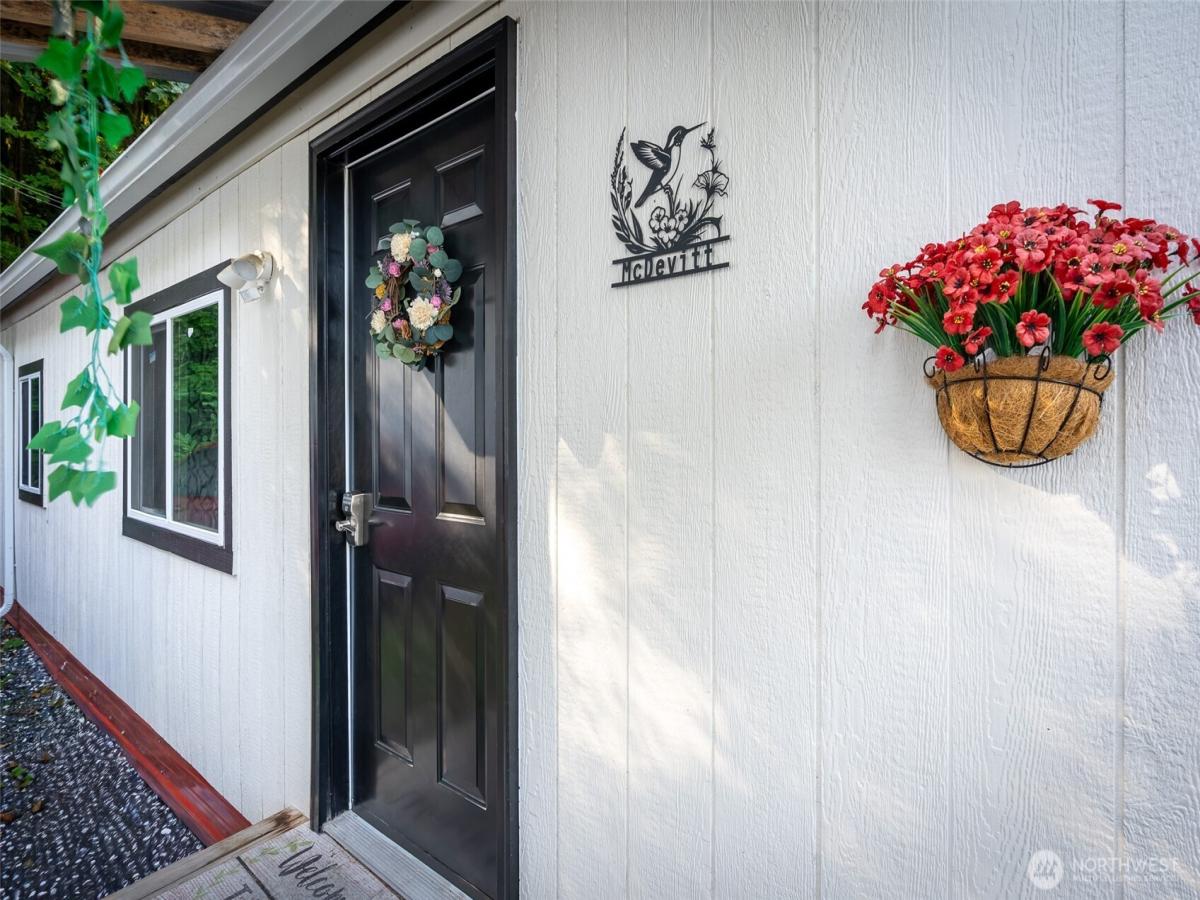 MLS #NWM2446825 image #0