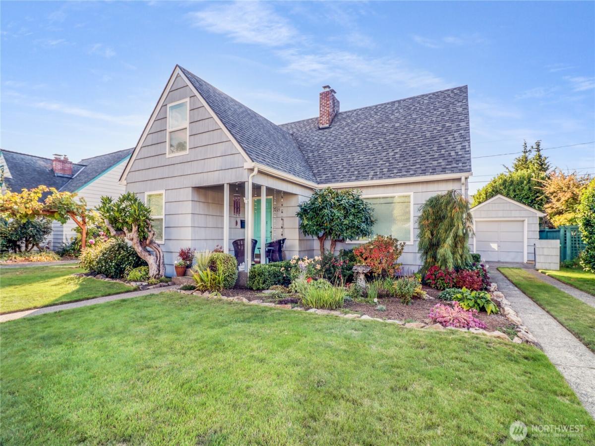 MLS #NWM2447612 image #0