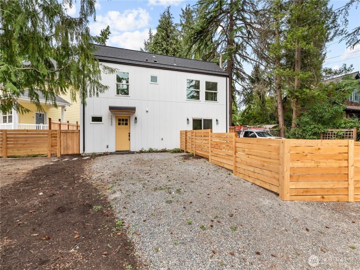 MLS #NWM2447712 image #0