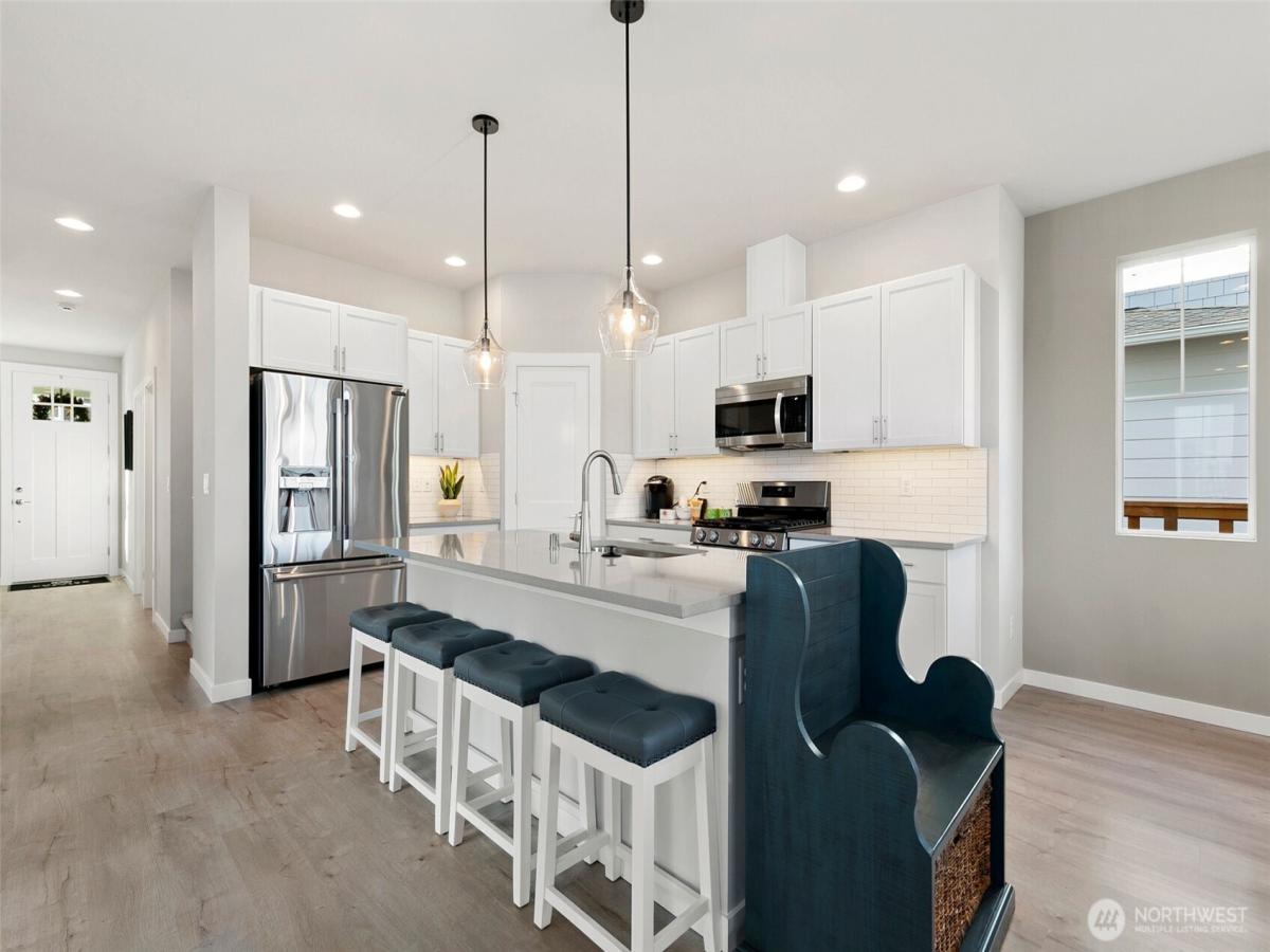 MLS #NWM2405337 image #0