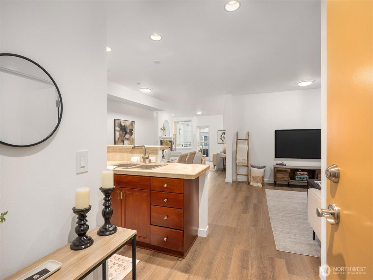 MLS #NWM2448104 image #0