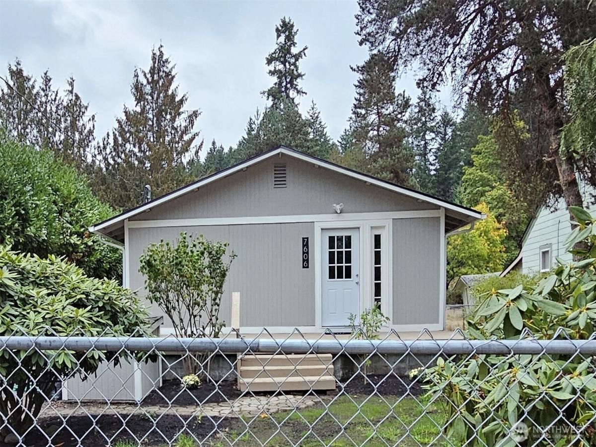 MLS #NWM2448164 image #0