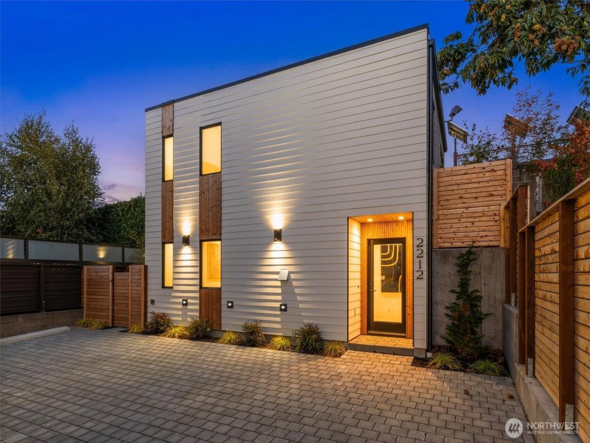 MLS #NWM2448366 image #0