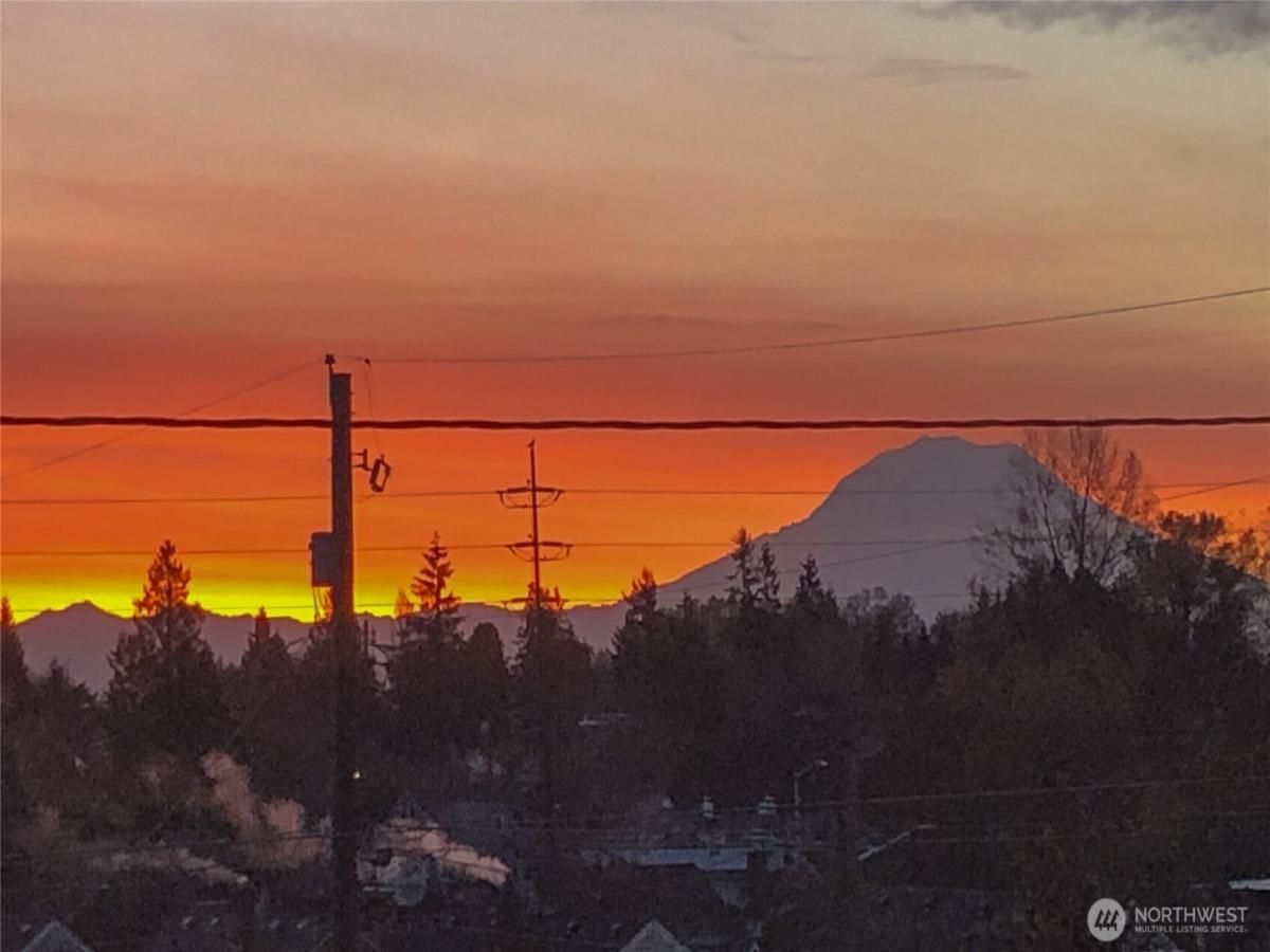 MLS #NWM2448576 image #0