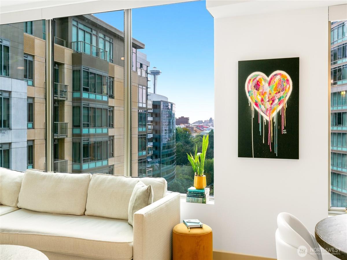 MLS #NWM2449449 image #0