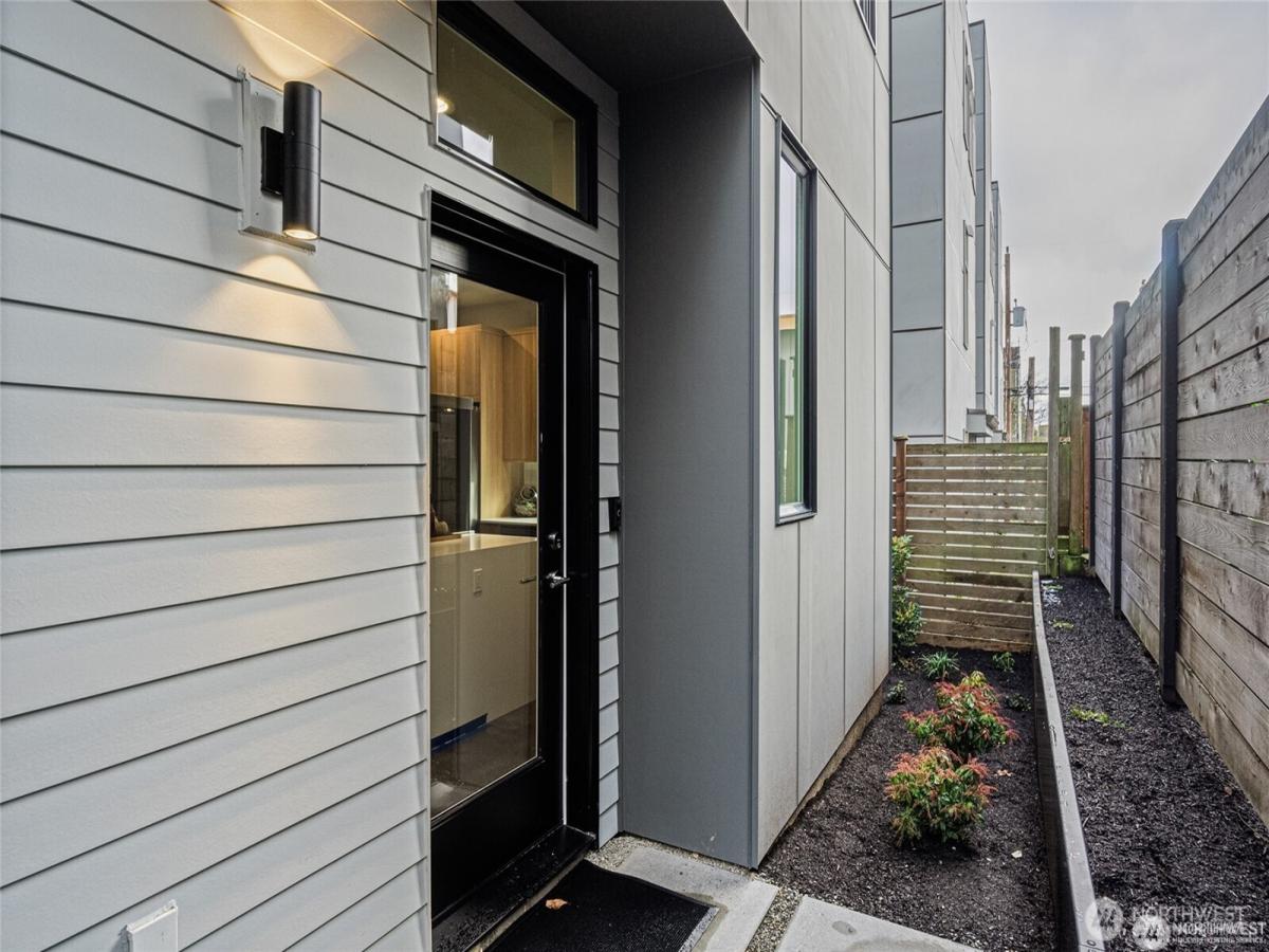 MLS #NWM2449648 image #0