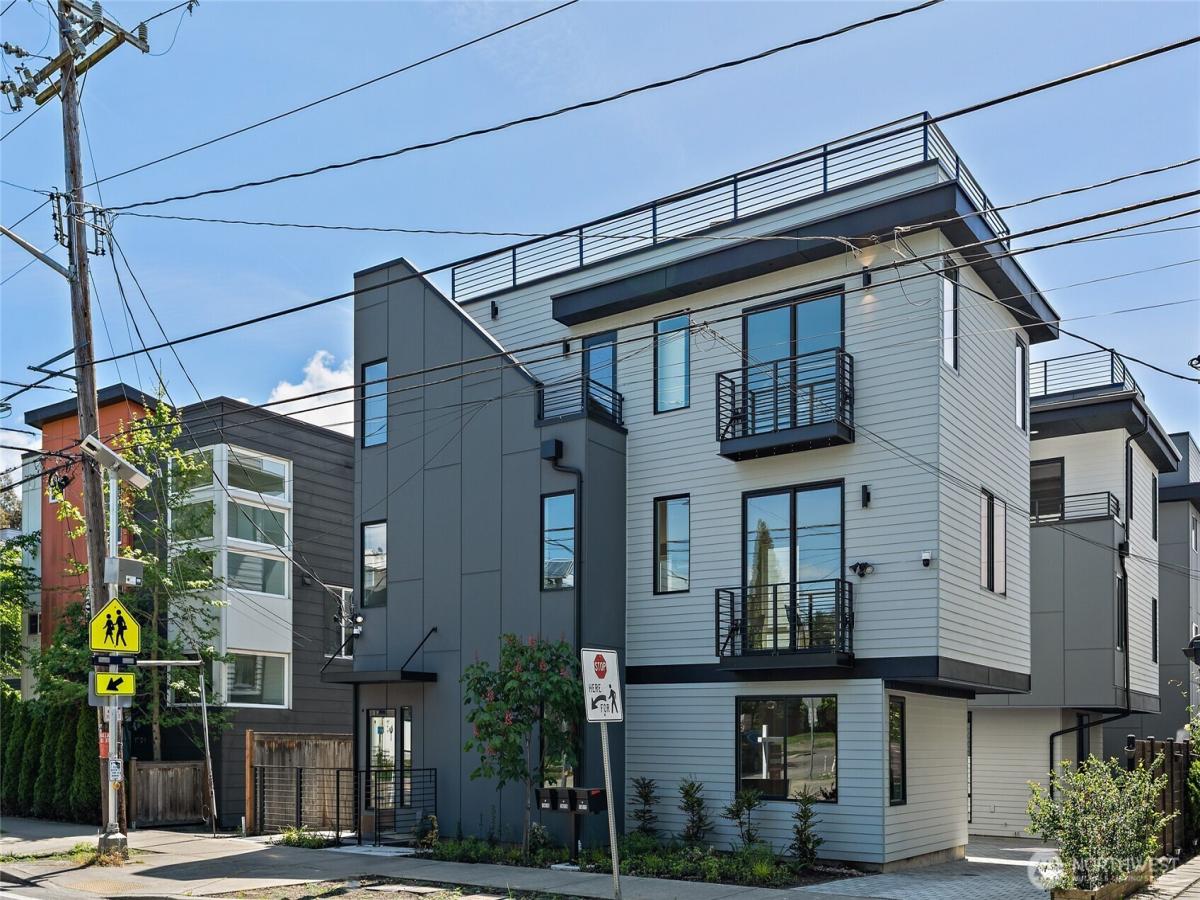 MLS #NWM2449660 image #0