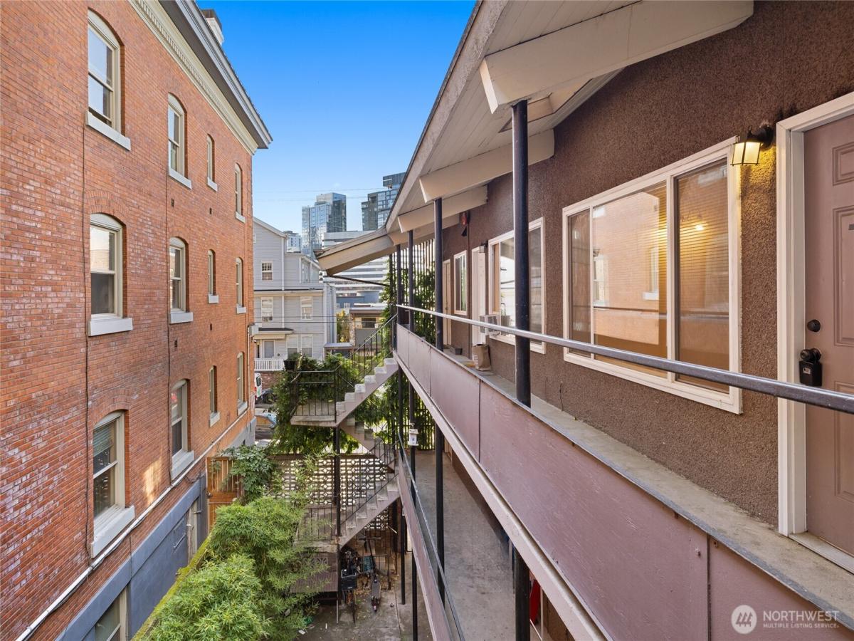 MLS #NWM2451055 image #0