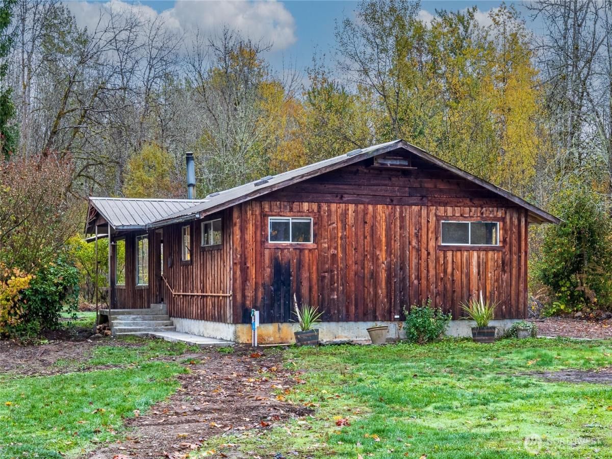 MLS #NWM2451291 image #0