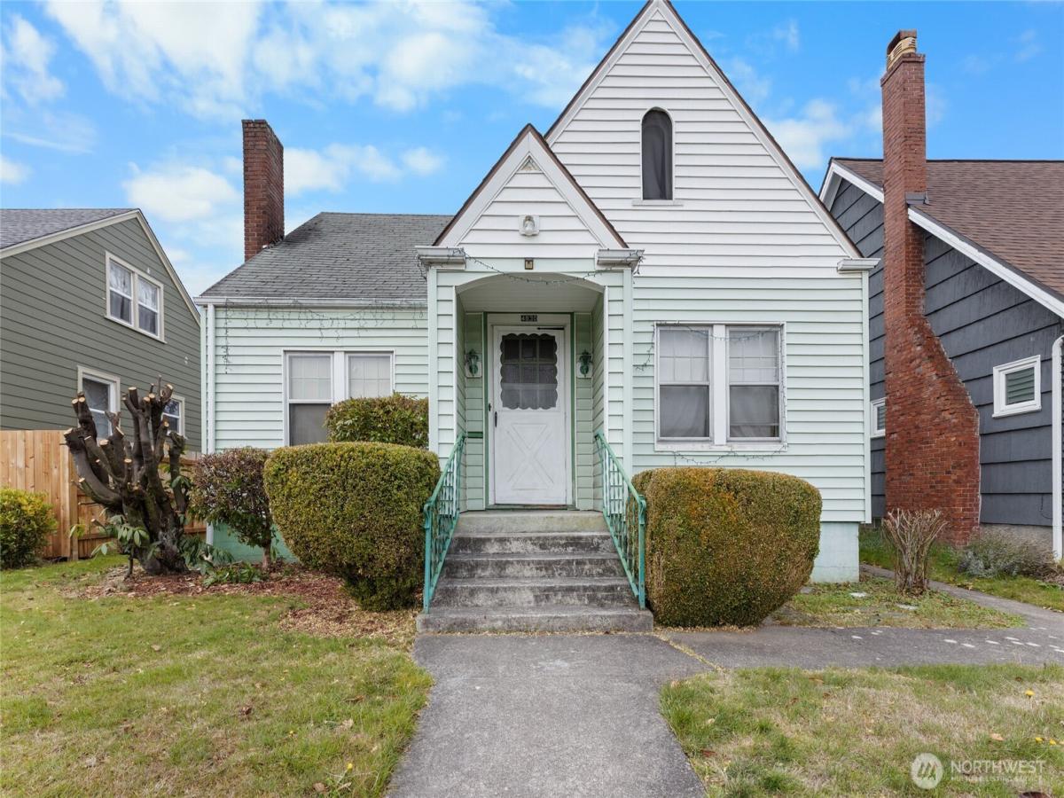 MLS #NWM2451835 image #0