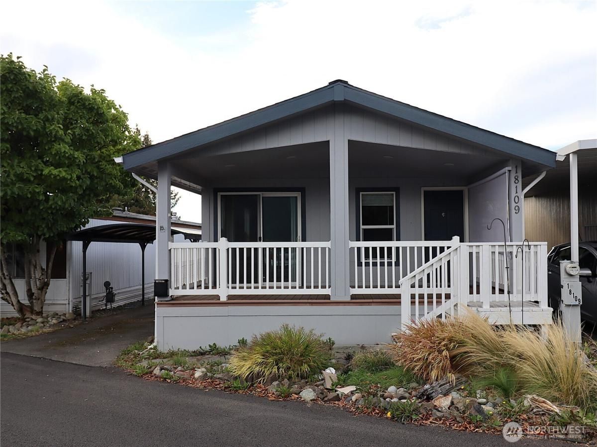 MLS #NWM2453532 image #0