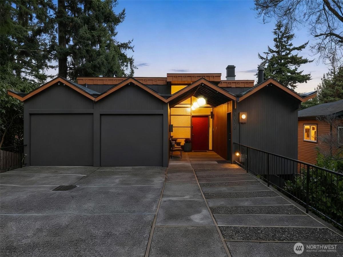 MLS #NWM2453646 image #0