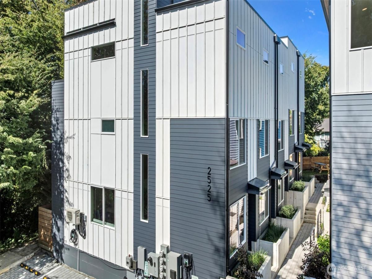 MLS #NWM2453913 image #0