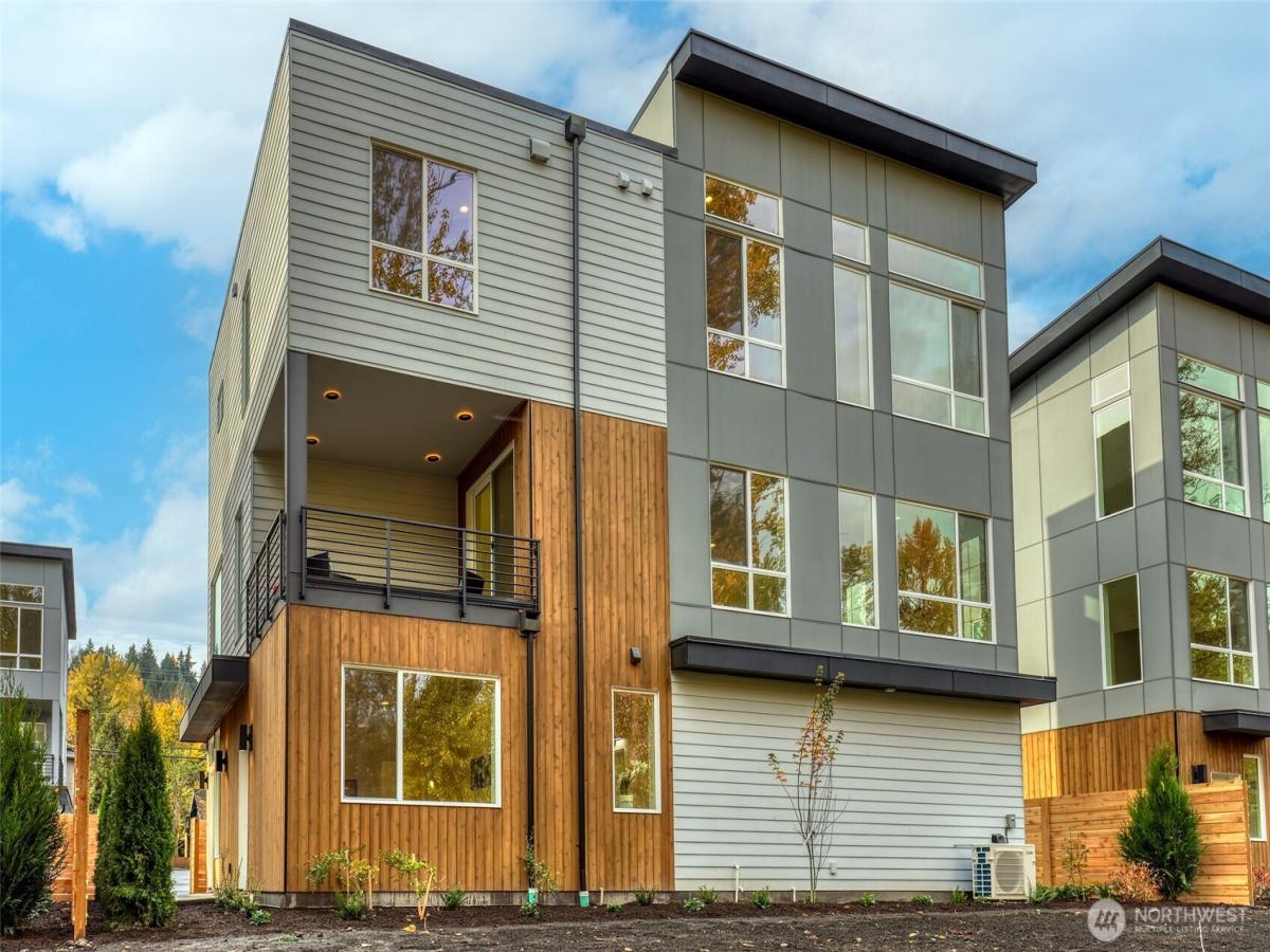 MLS #NWM2454612 image #0