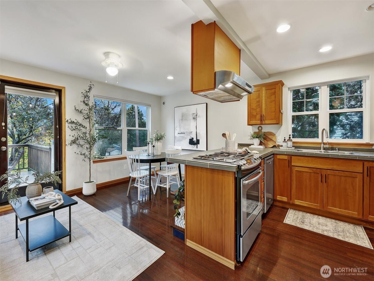 MLS #NWM2455064 image #0