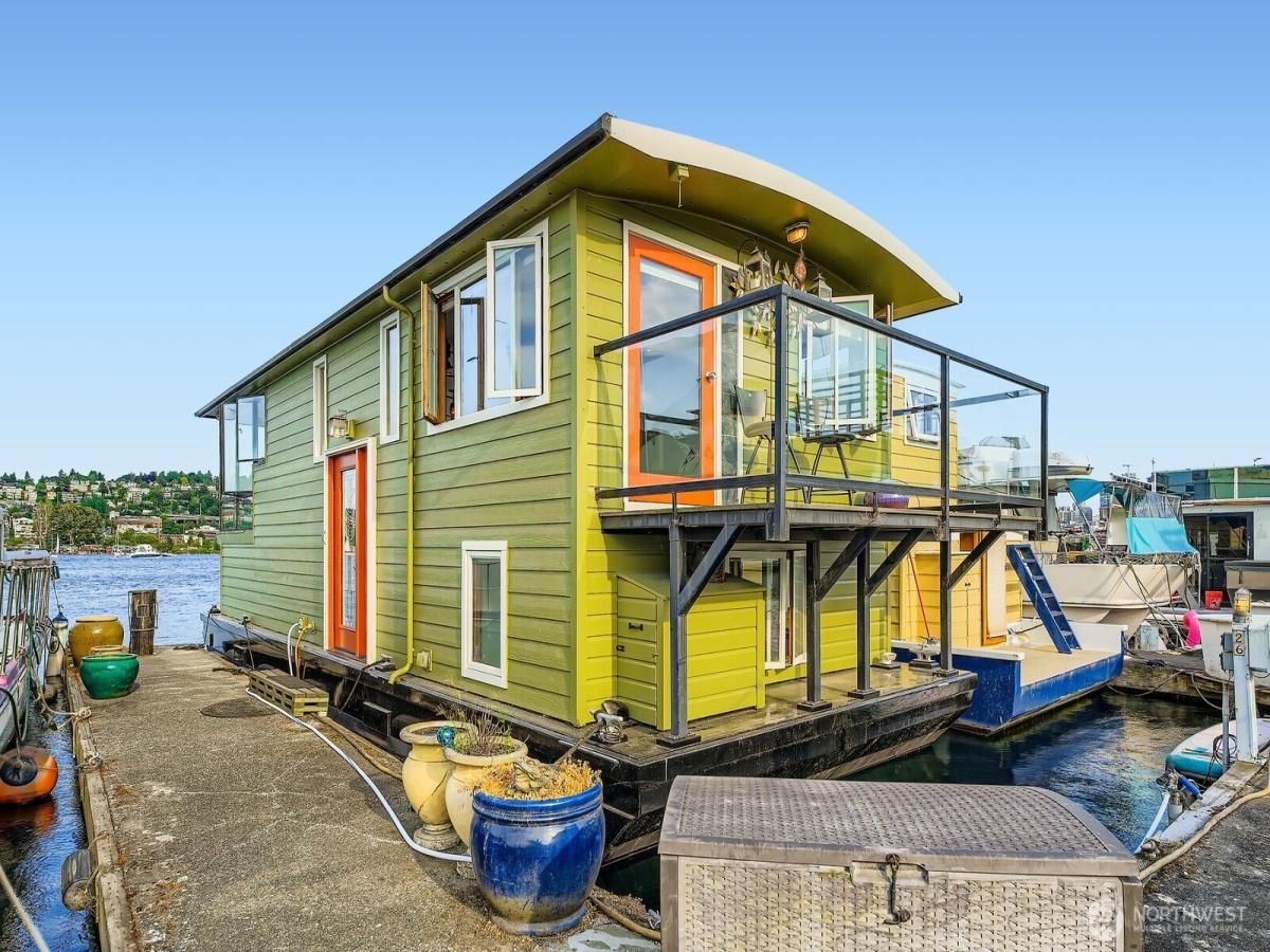 MLS #NWM2455076 image #0