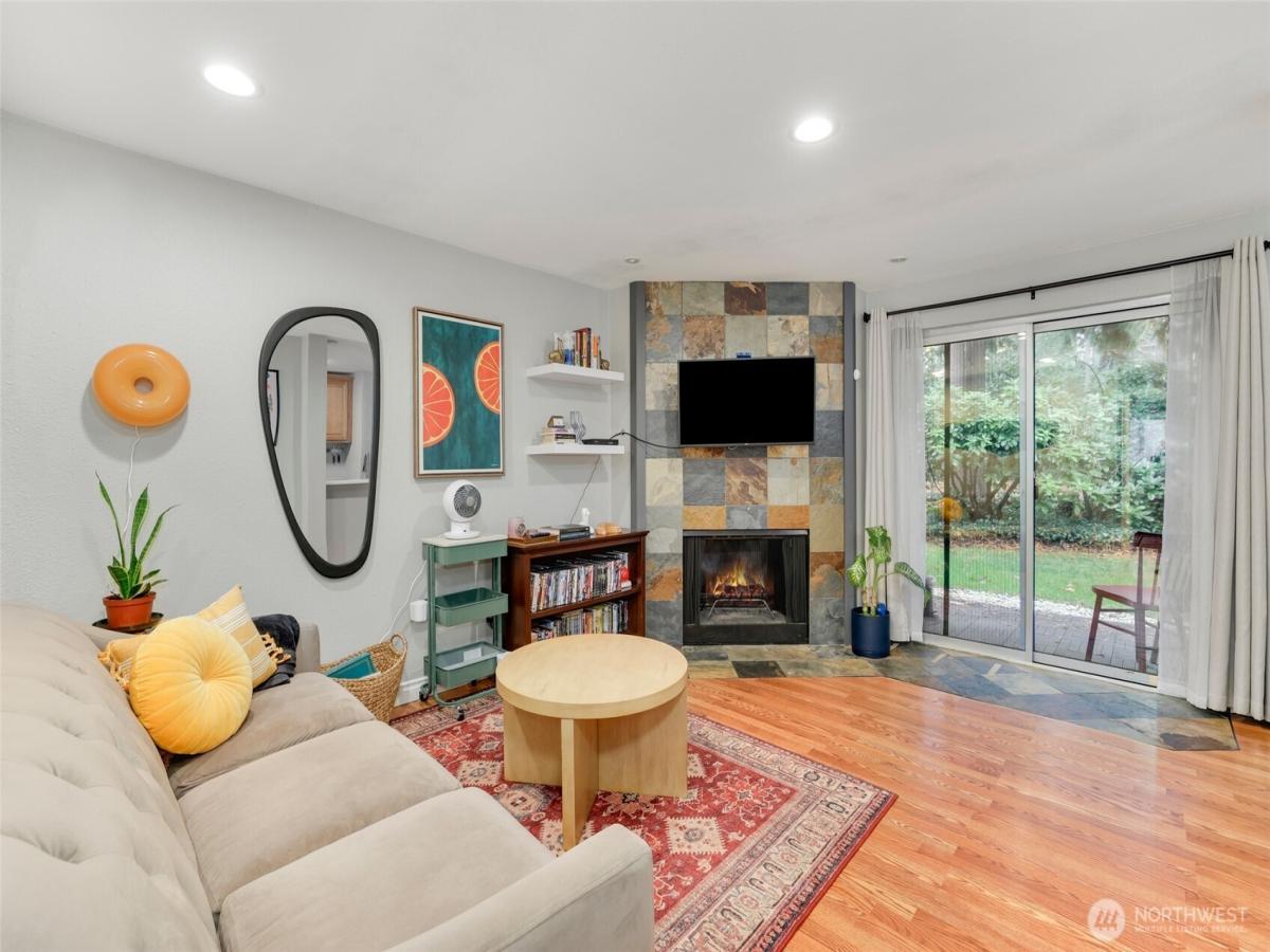 MLS #NWM2455160 image #0