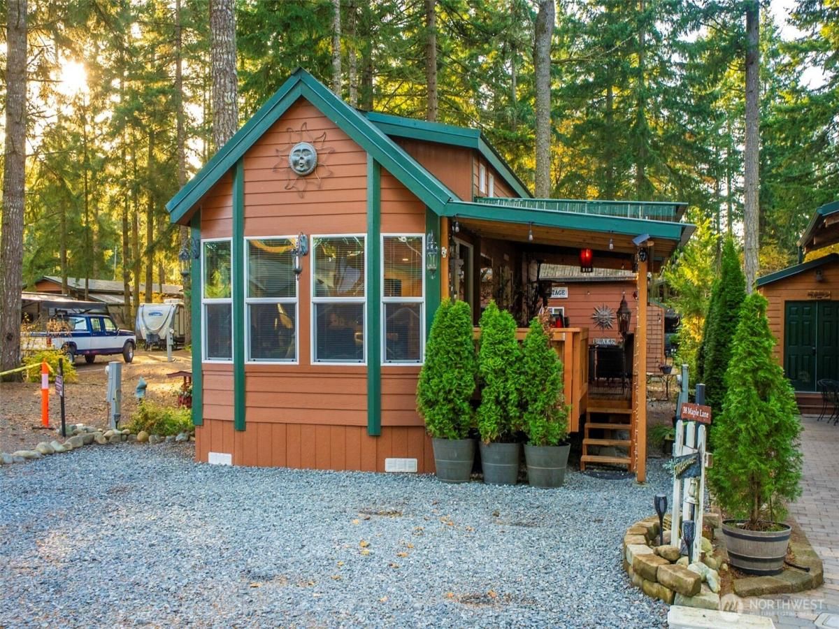 MLS #NWM2455376 image #0