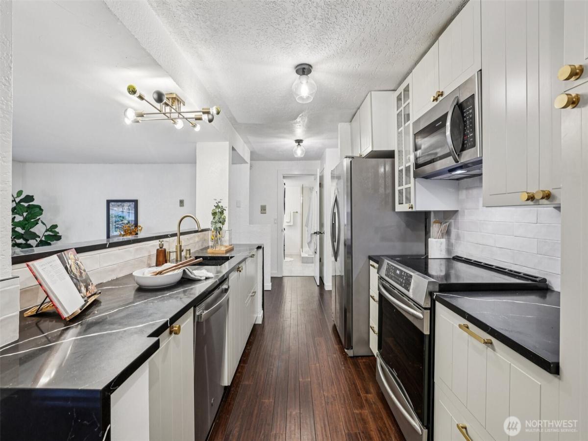 MLS #NWM2455851 image #0