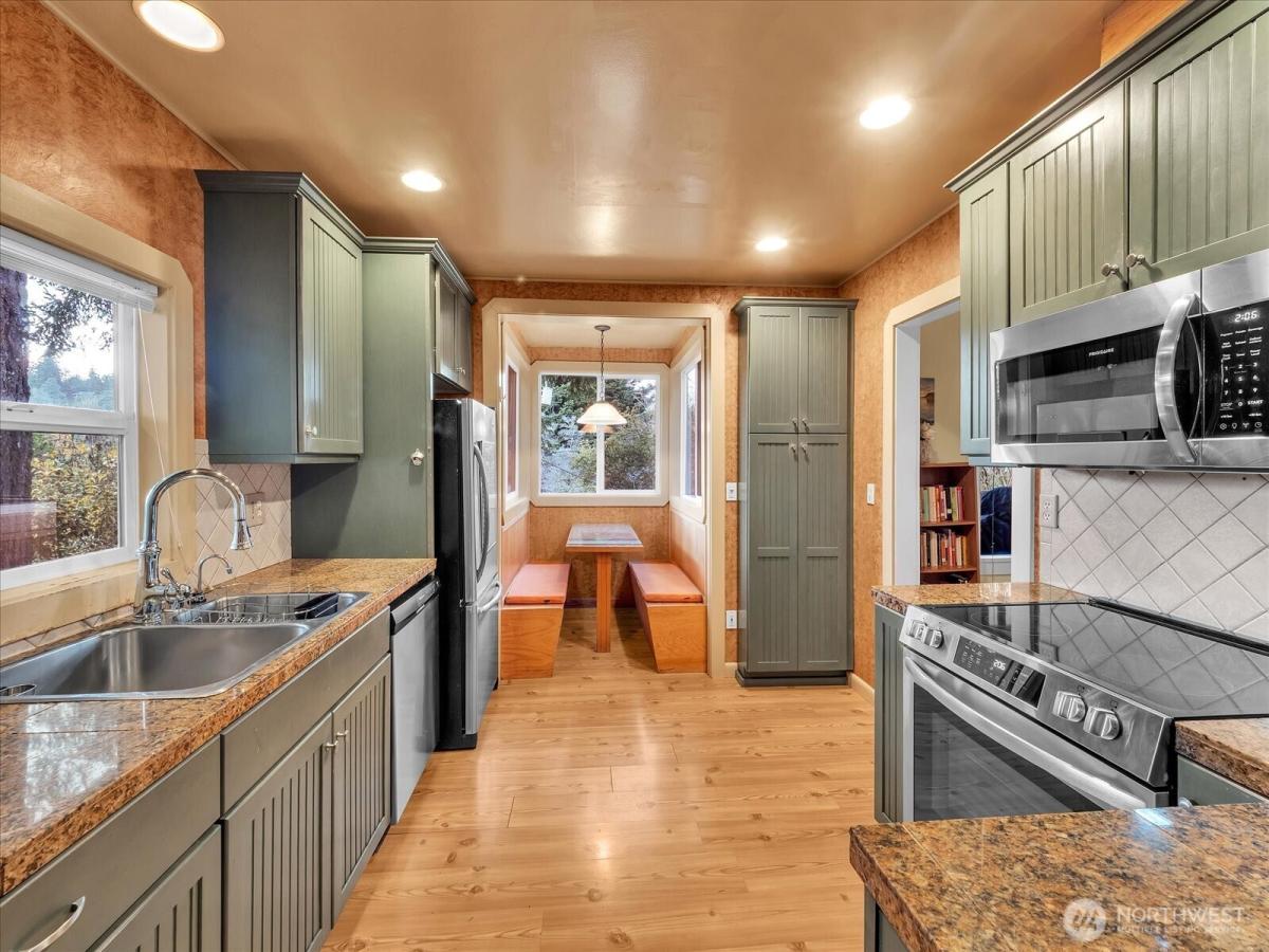 MLS #NWM2456266 image #0