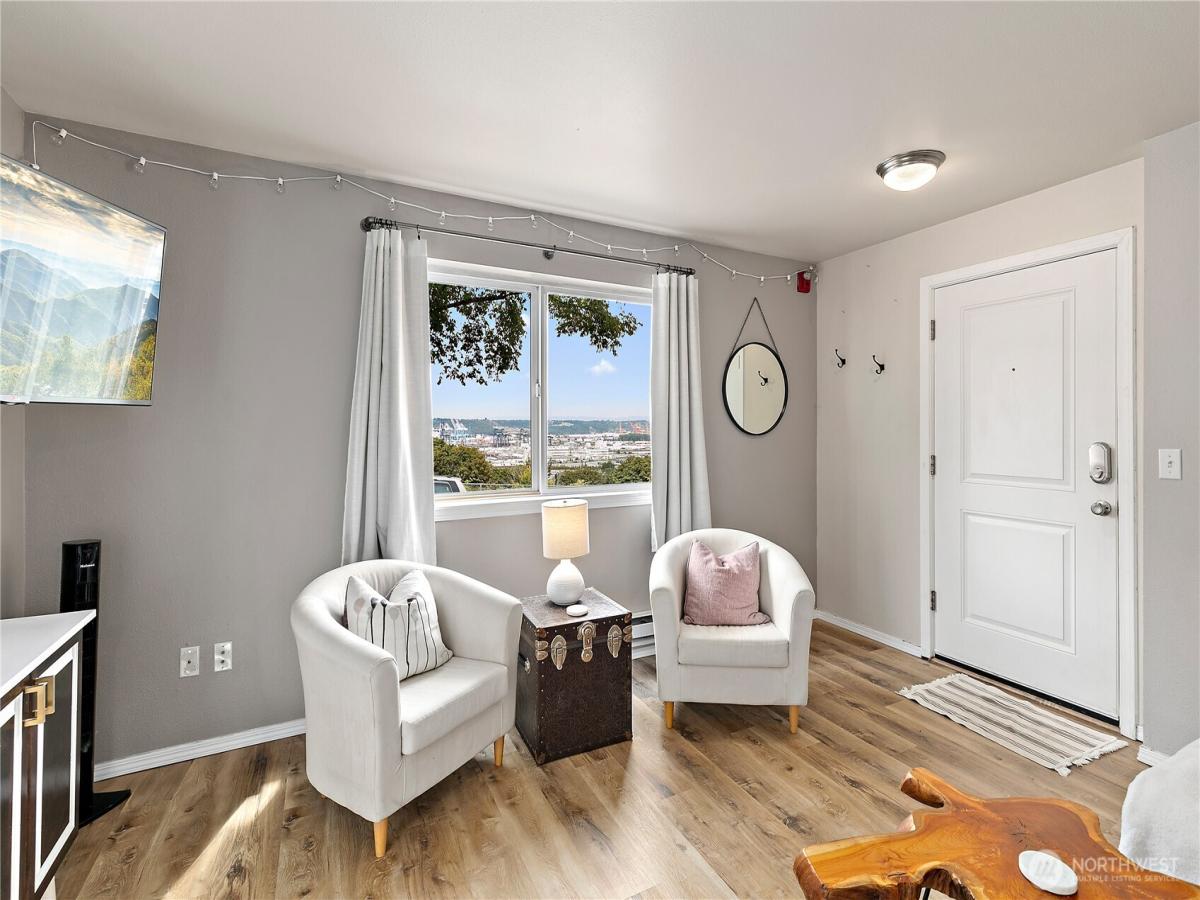 MLS #NWM2456627 image #0