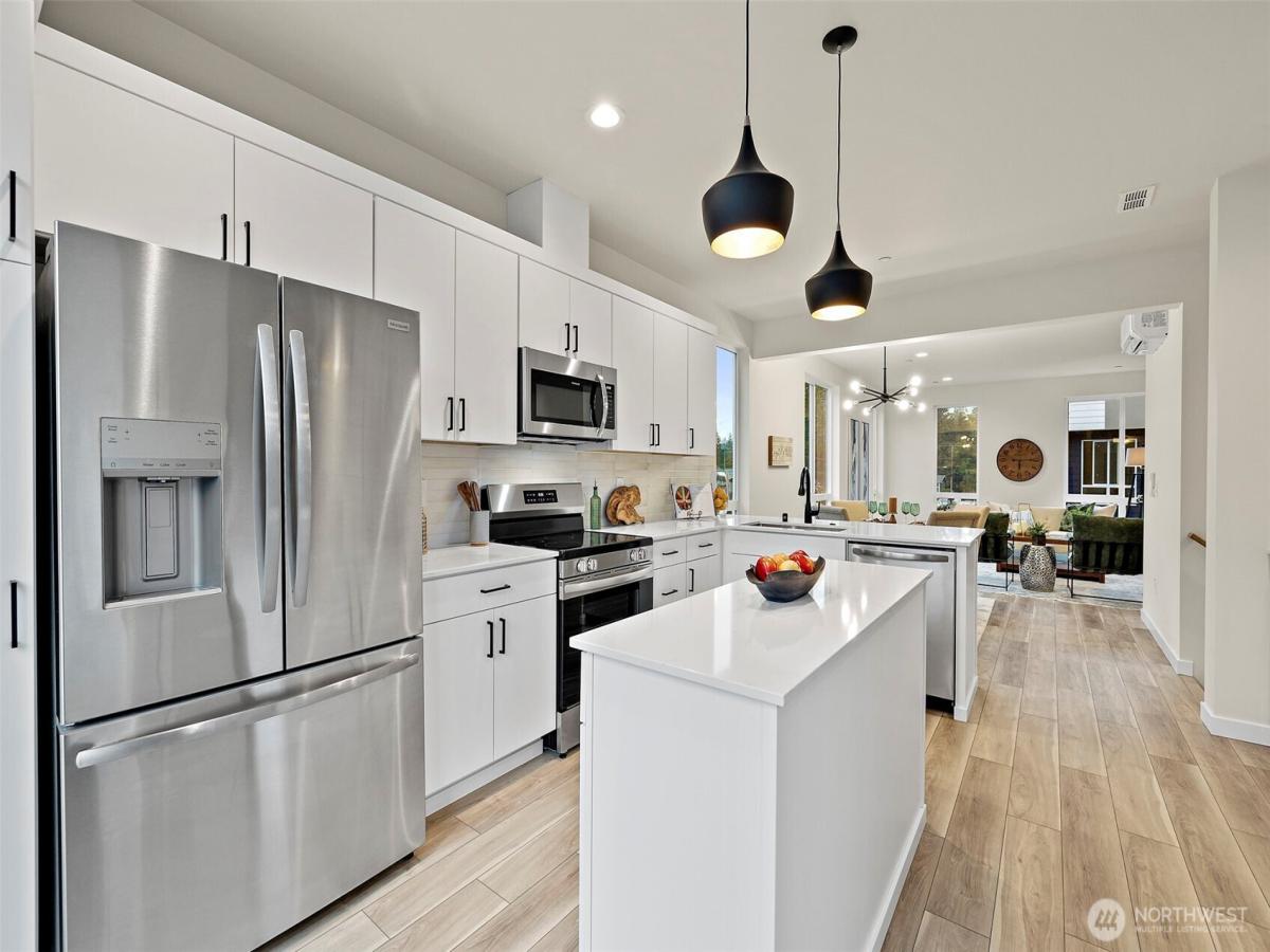 MLS #NWM2456682 image #0