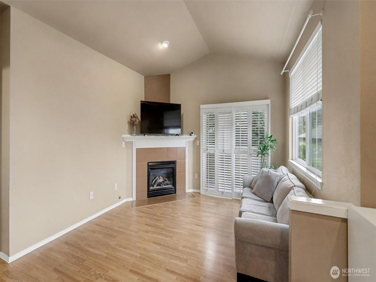 MLS #NWM2456717 image #0