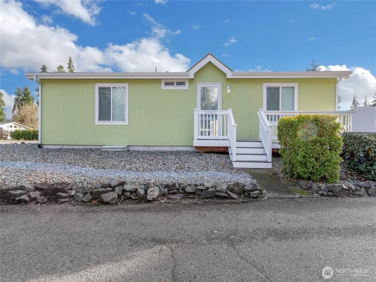 MLS #NWM2456815 image #0