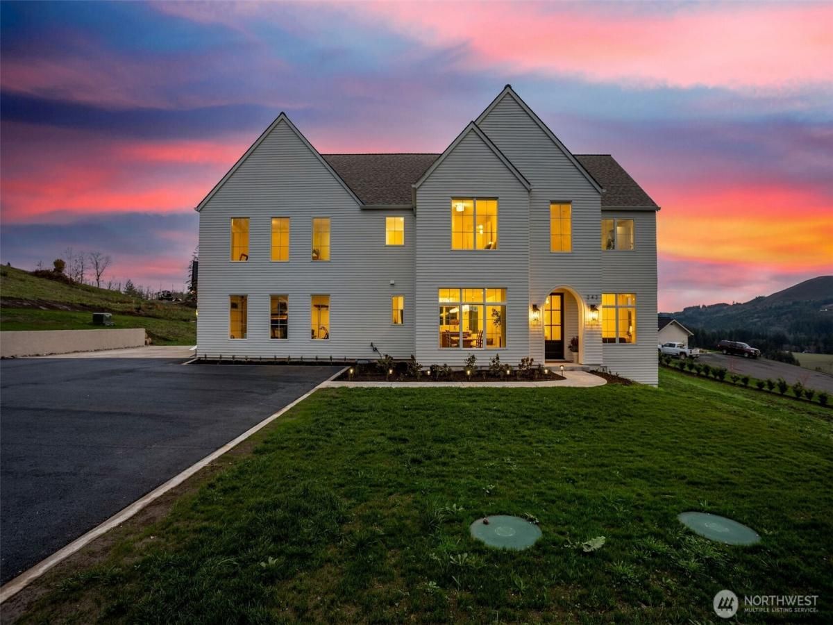 MLS #NWM2457123 image #0