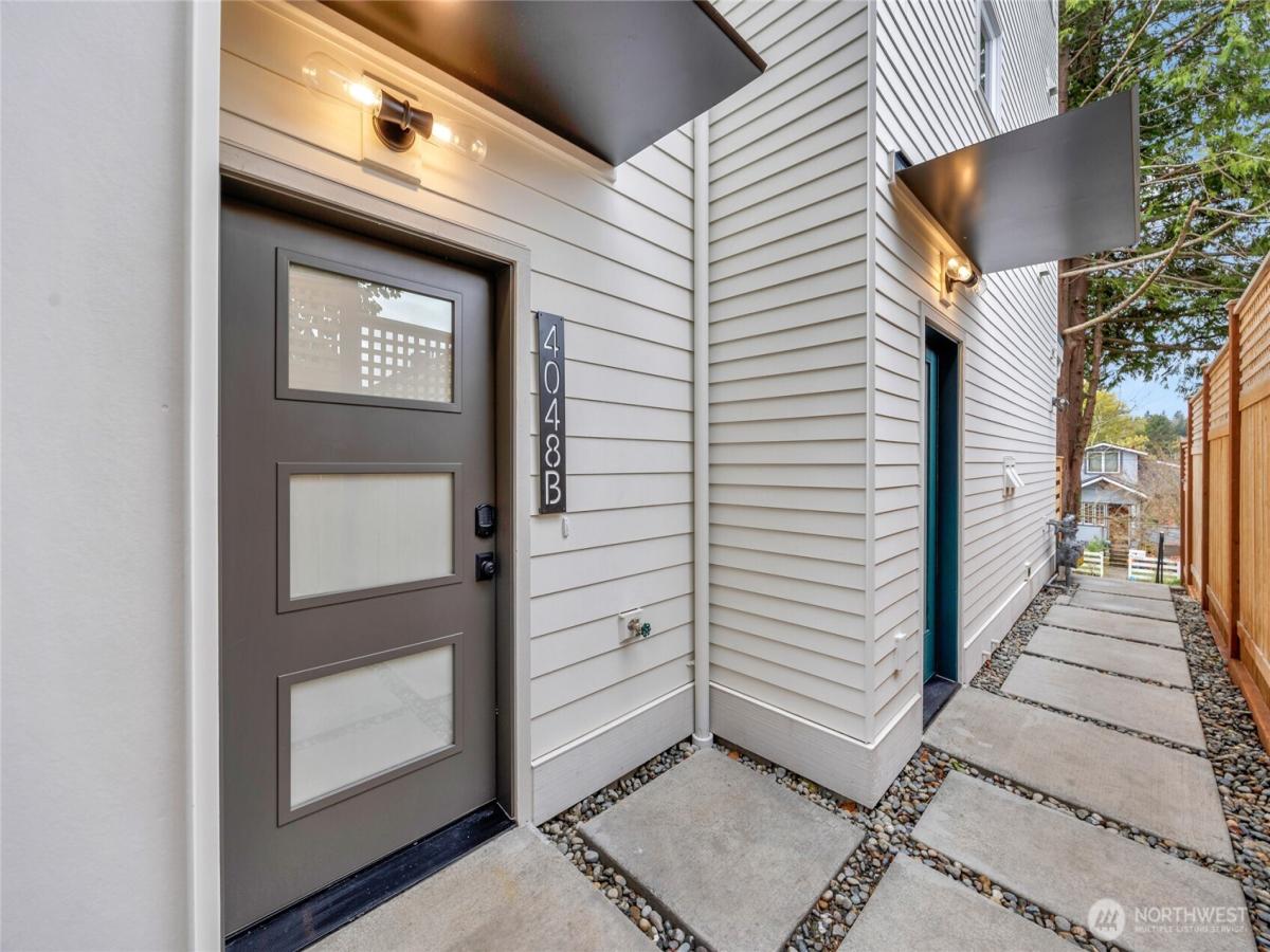 MLS #NWM2457352 image #0