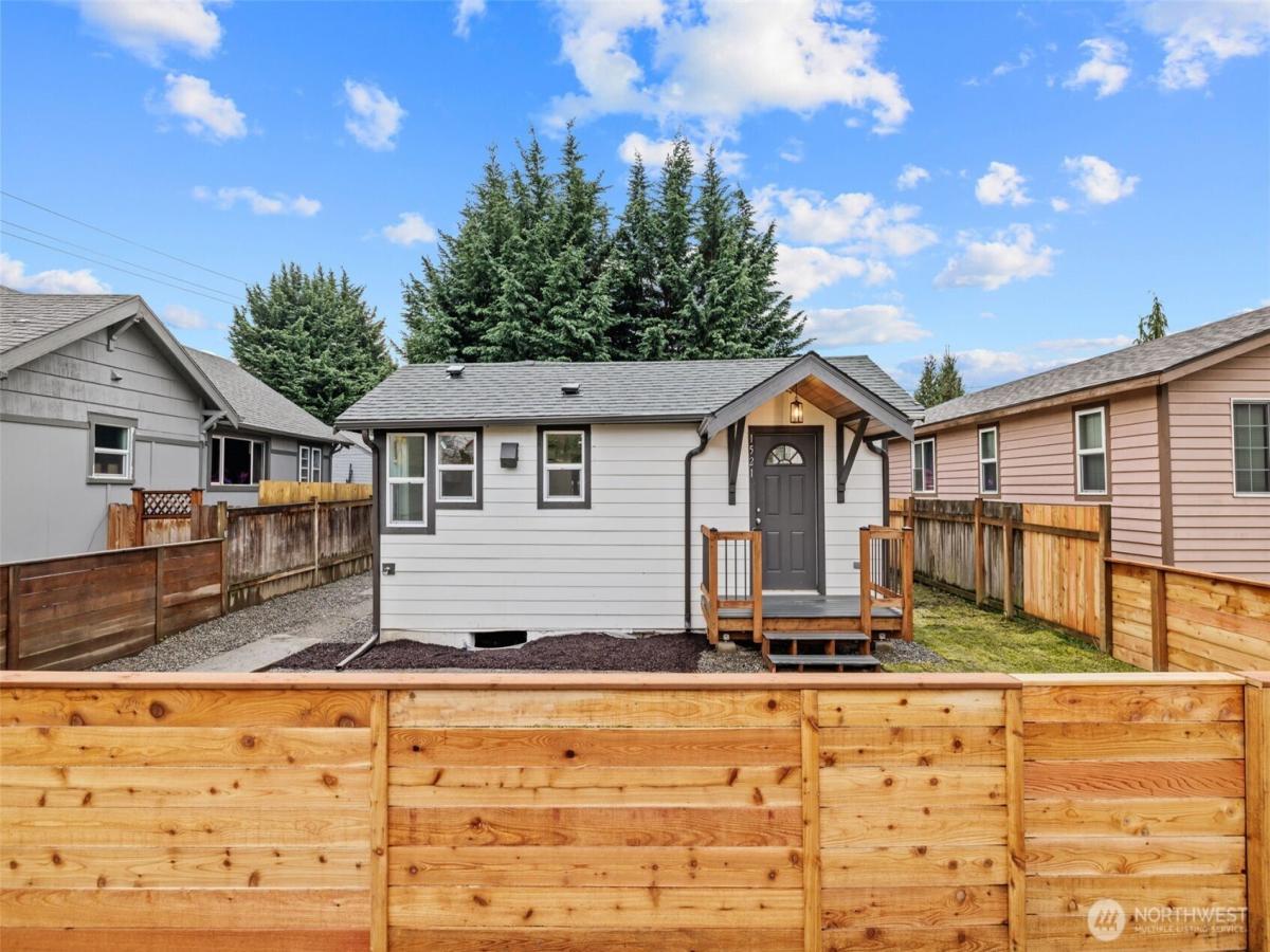 MLS #NWM2457593 image #0