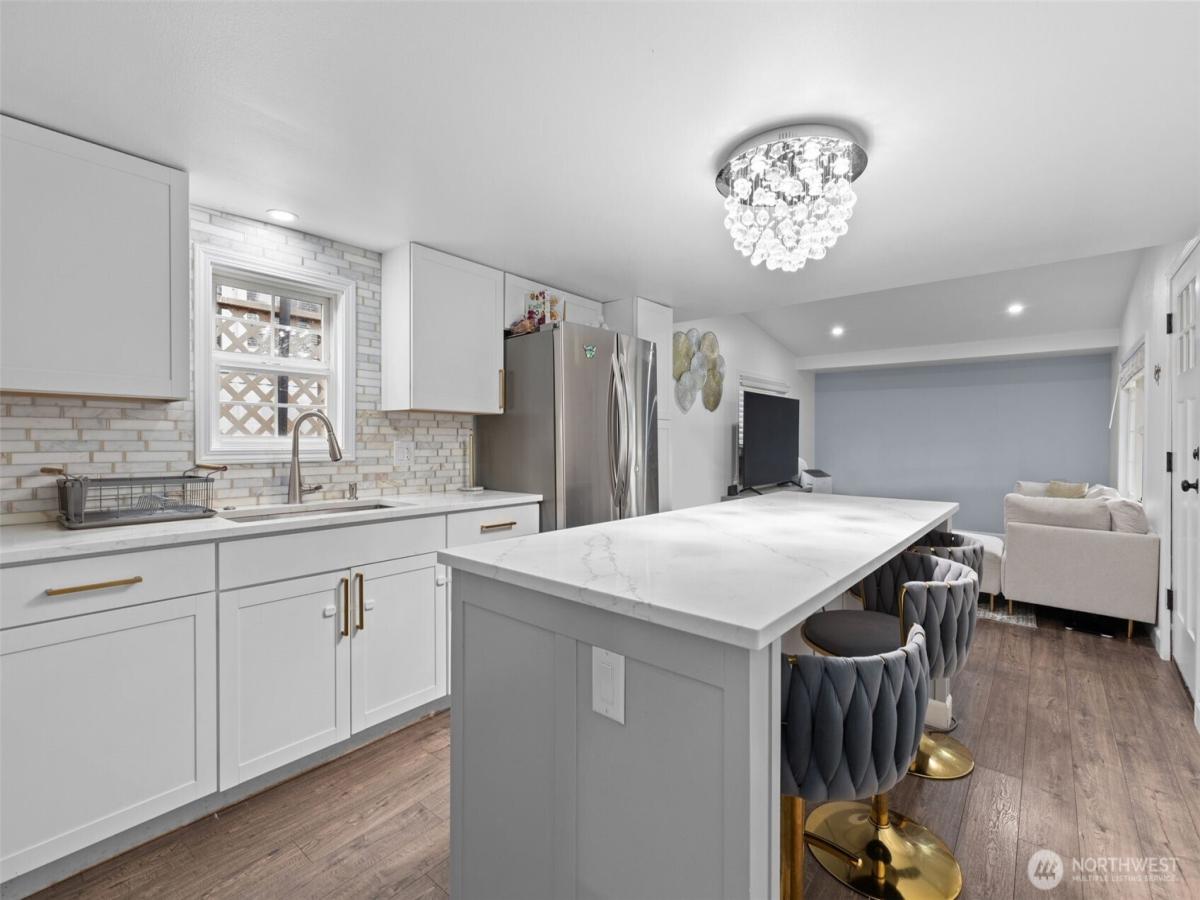 MLS #NWM2457720 image #0