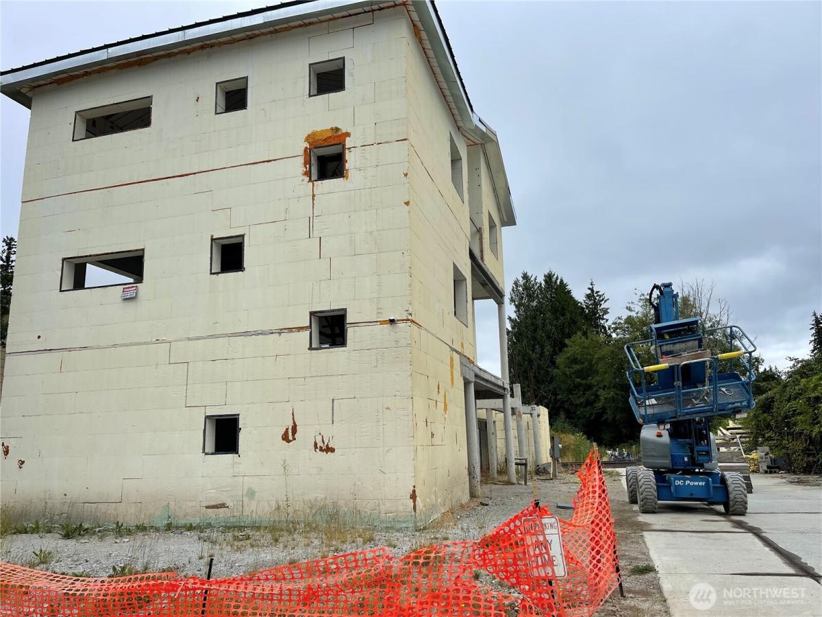 MLS #NWM2457731 image #0