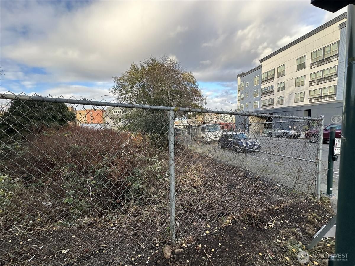 MLS #NWM2458559 image #0